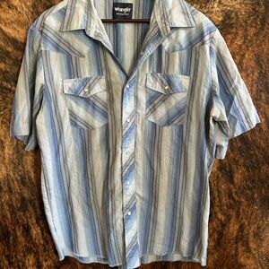Wrangler Blue and Gray Casual Button Down Shirt